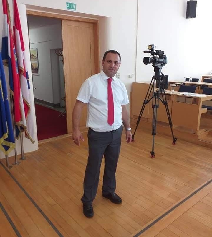 Elvis Kralj - pred izjavu za medije